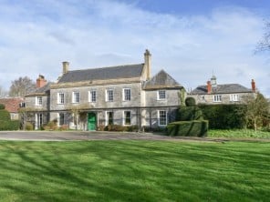 8 bedroom property near Nr Glastonbury, Somerset