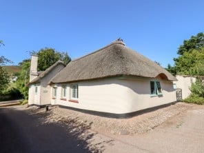 Cosy Thatched Cottage in a Rural Setting