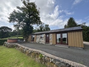 Rural Barn Conversion with Hot Tub