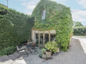 1 bedroom property near BLEDINGTON, Gloucestershire