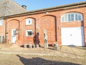 Group Friendly Malthouse Conversion with Games Room
