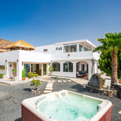Luxury villa near the beach in Lanzarote
