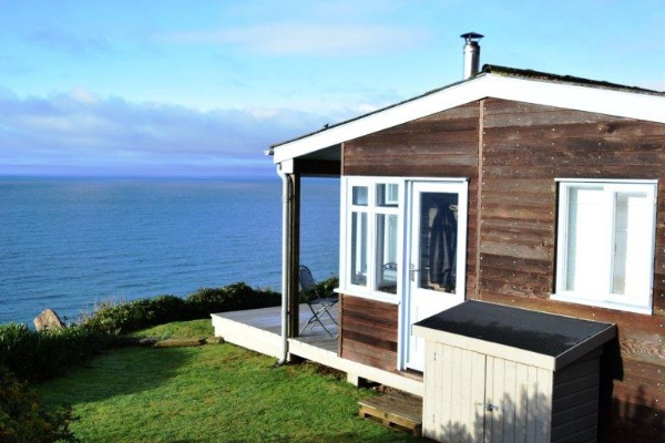 Coastal cabin in Cornwall