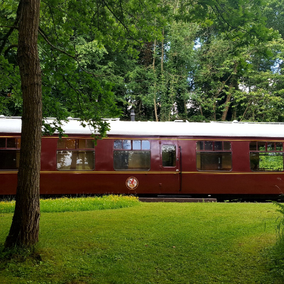 Saloon Coach in Herefordshire