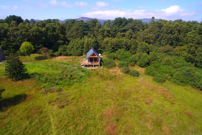 Lochside cabin in the Highlands