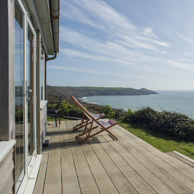 Cornish cabin by the sea