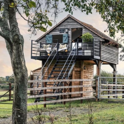 Treehouse tent in Worcestershire