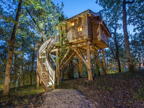 Treehouse in France