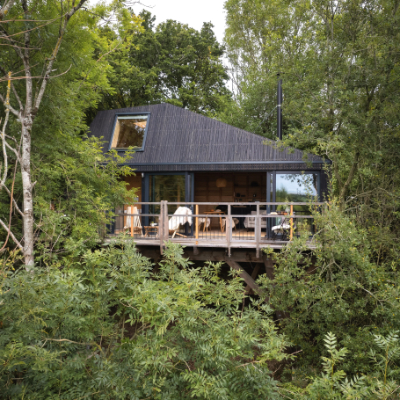 Treehouse in Devon with outdoor copper bath