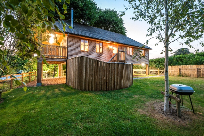 Treehouse with hot tub on a Somerset Farm