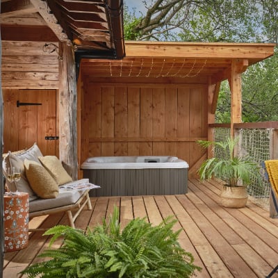 Lookout Treehouse in Devon