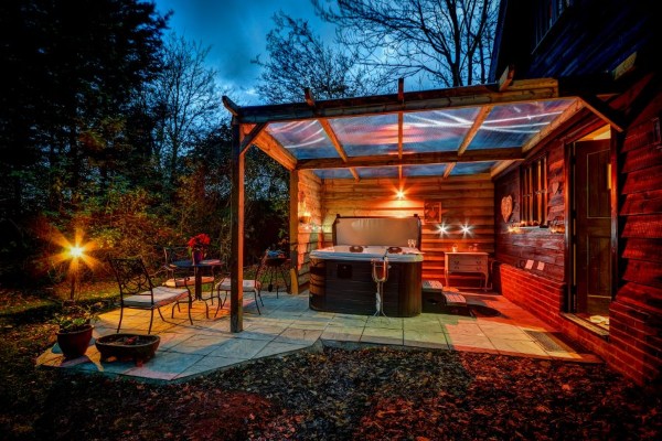 Dog friendly hot tub retreats in Suffolk
