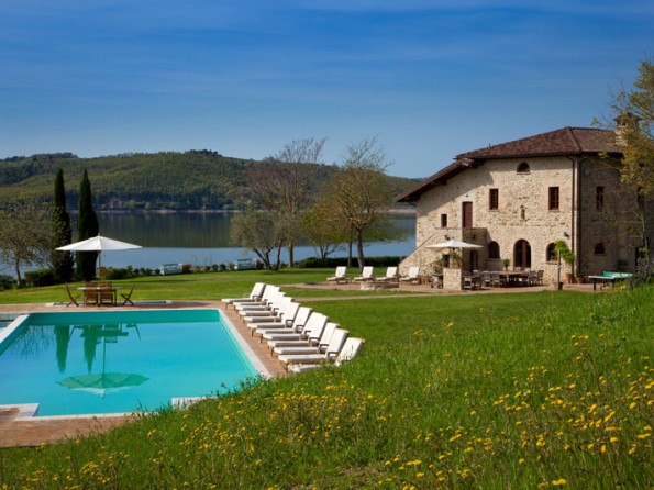 Lakeside villa in Italy