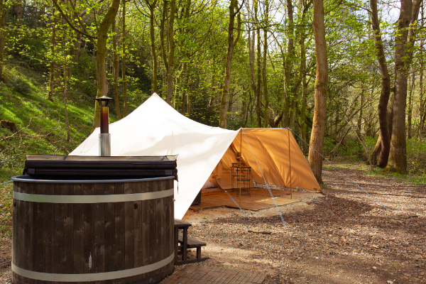 Glamping with private hot tub in the Peak District